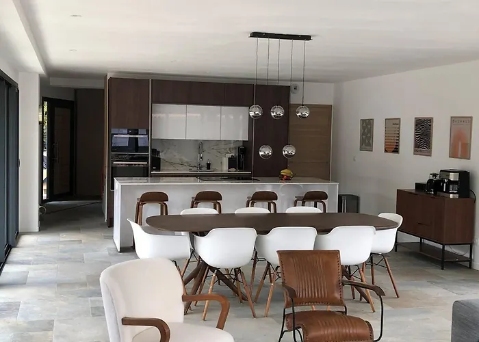 De Luxe A Seignosse: Golf, Piscine Chauffee, Proche Plages - Fr-1-791-25 Villa