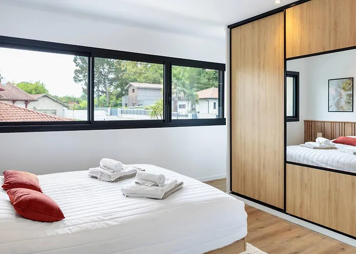 Villa De Luxe A Seignosse: Golf, Piscine Chauffee, Proche Plages - Fr-1-791-25